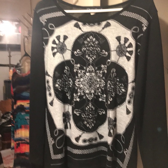 Sweater - Picture 1 of 3